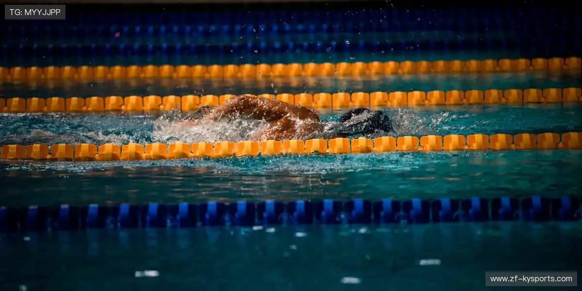 🎧官方正品周边直供,把赛场荣耀穿在身上!🏅